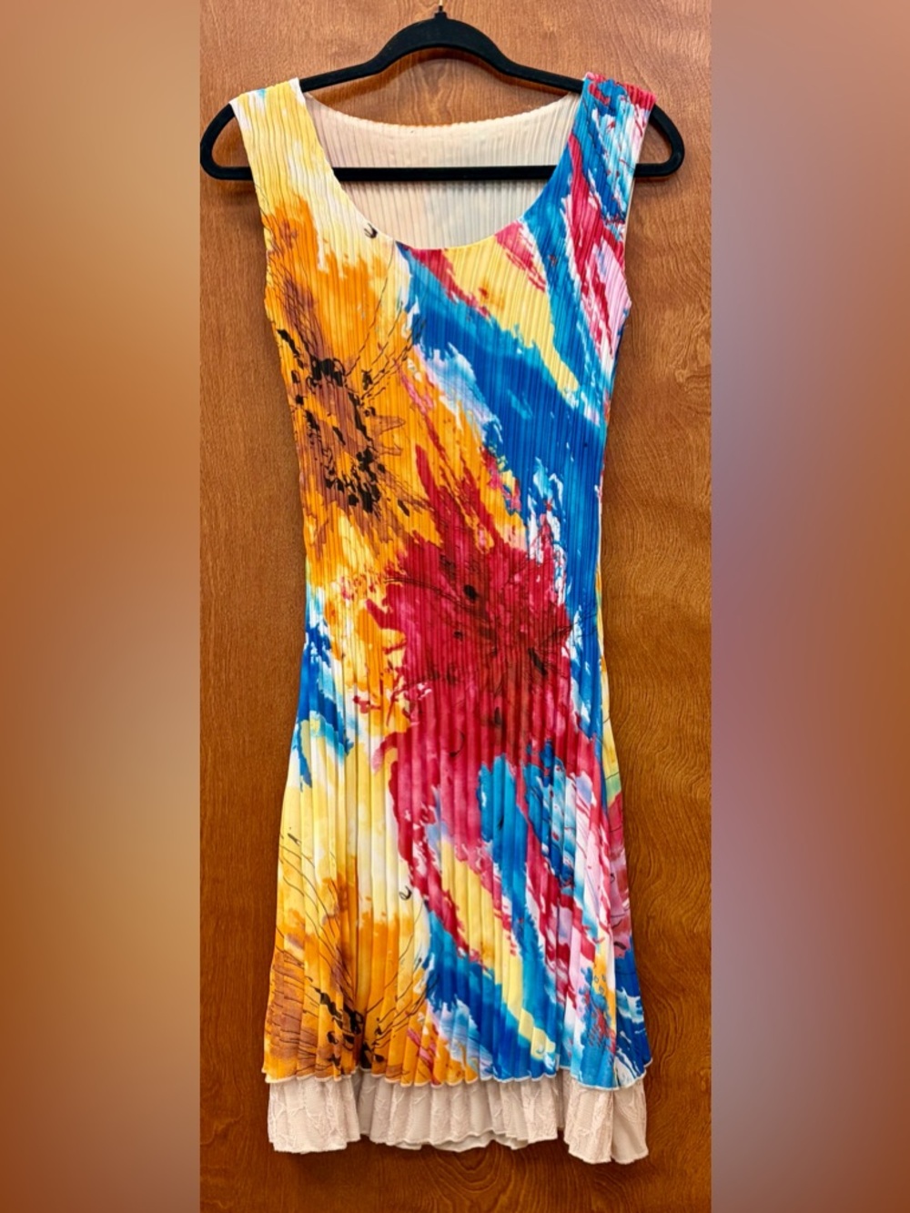 Caelian Sleeveless Accordion Pleated Dress “art you can wear" vibrant floral LG
